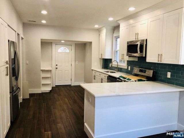 361 Slocum Way, Fort Lee, NJ 07024