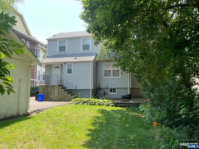 361 Slocum Way, Fort Lee, NJ 07024