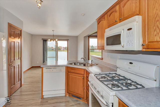 7646 Amanda's Way, Crown Point, IN 46307