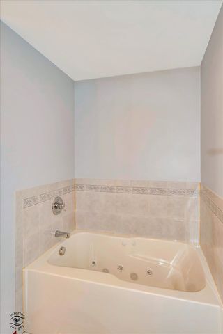 7646 Amanda's Way, Crown Point, IN 46307