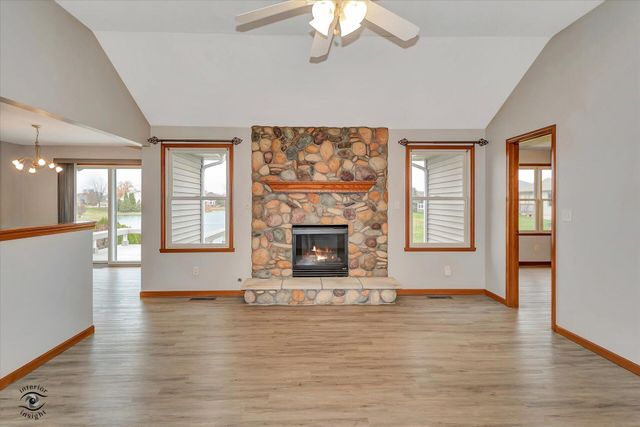 7646 Amanda's Way, Crown Point, IN 46307