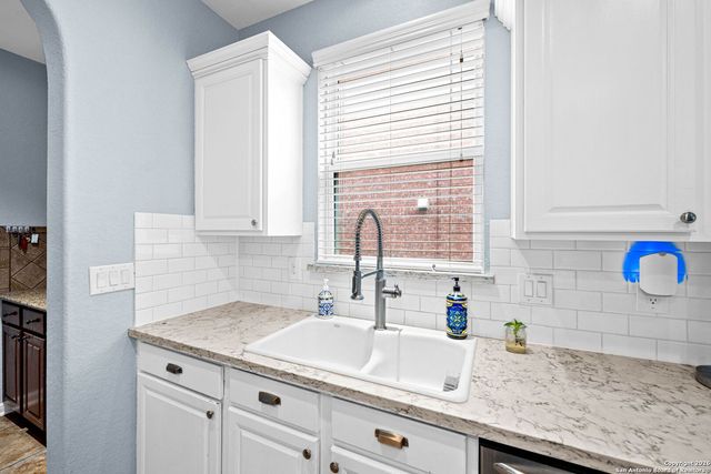 13119 Moselle Forest, Helotes, TX 78023