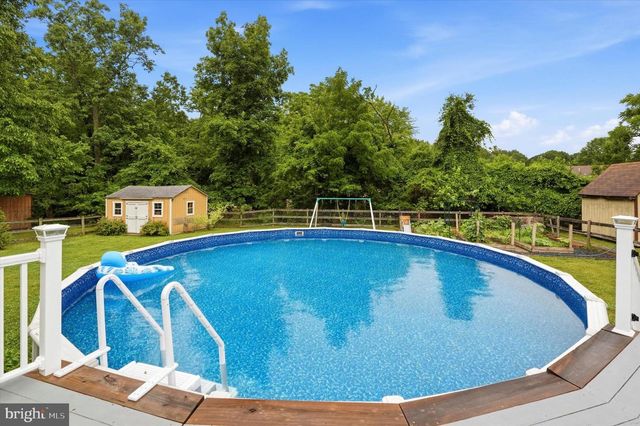 6526 SKYVIEW LN, Coopersburg, PA 18036