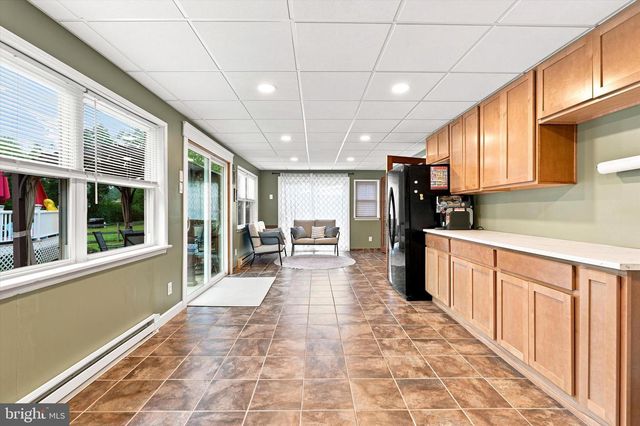 6526 SKYVIEW LN, Coopersburg, PA 18036