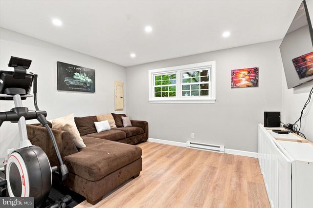 6526 SKYVIEW LN, Coopersburg, PA 18036