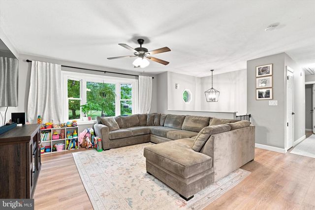 6526 SKYVIEW LN, Coopersburg, PA 18036