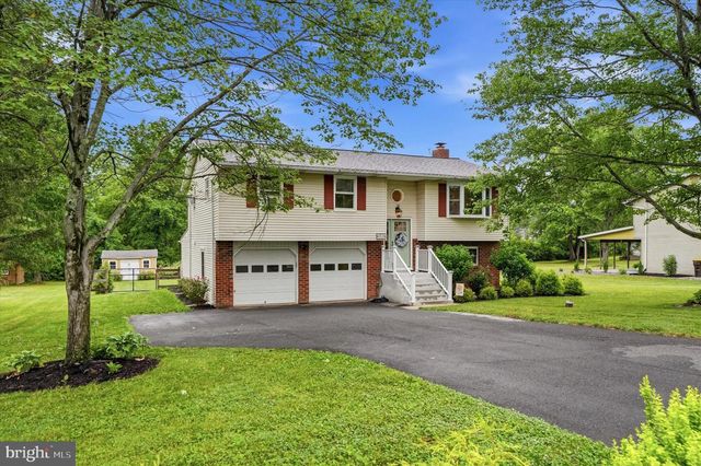 6526 SKYVIEW LN, Coopersburg, PA 18036