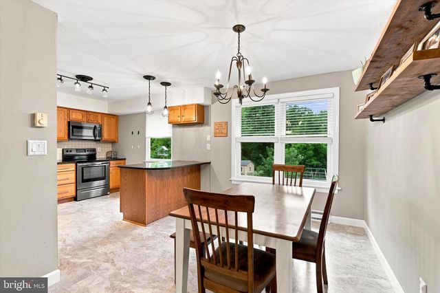 6526 SKYVIEW LN, Coopersburg, PA 18036