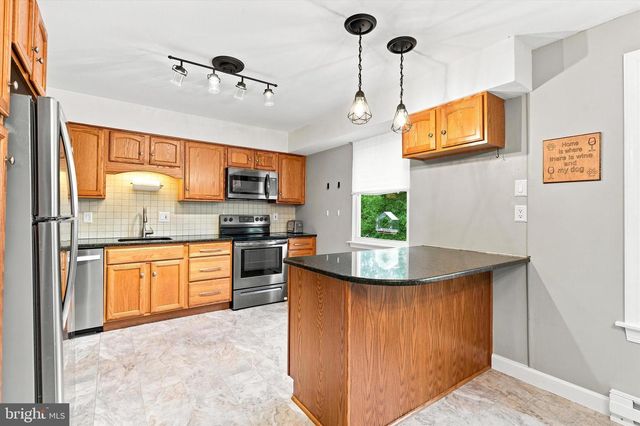 6526 SKYVIEW LN, Coopersburg, PA 18036