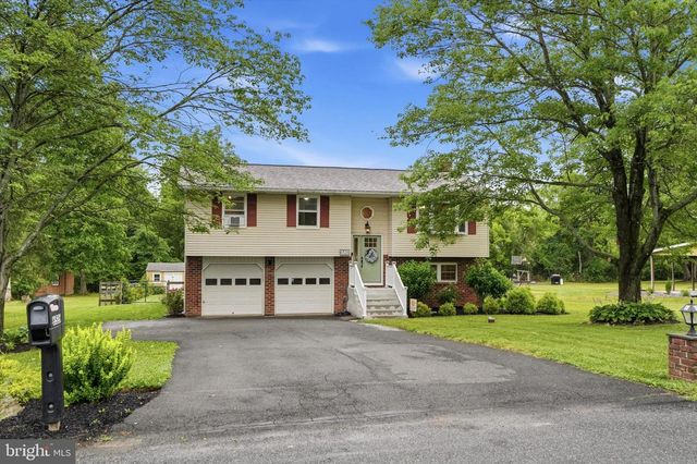 6526 SKYVIEW LN, Coopersburg, PA 18036
