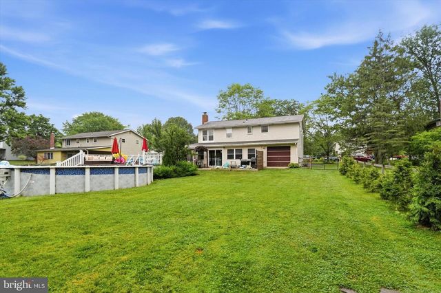 6526 SKYVIEW LN, Coopersburg, PA 18036