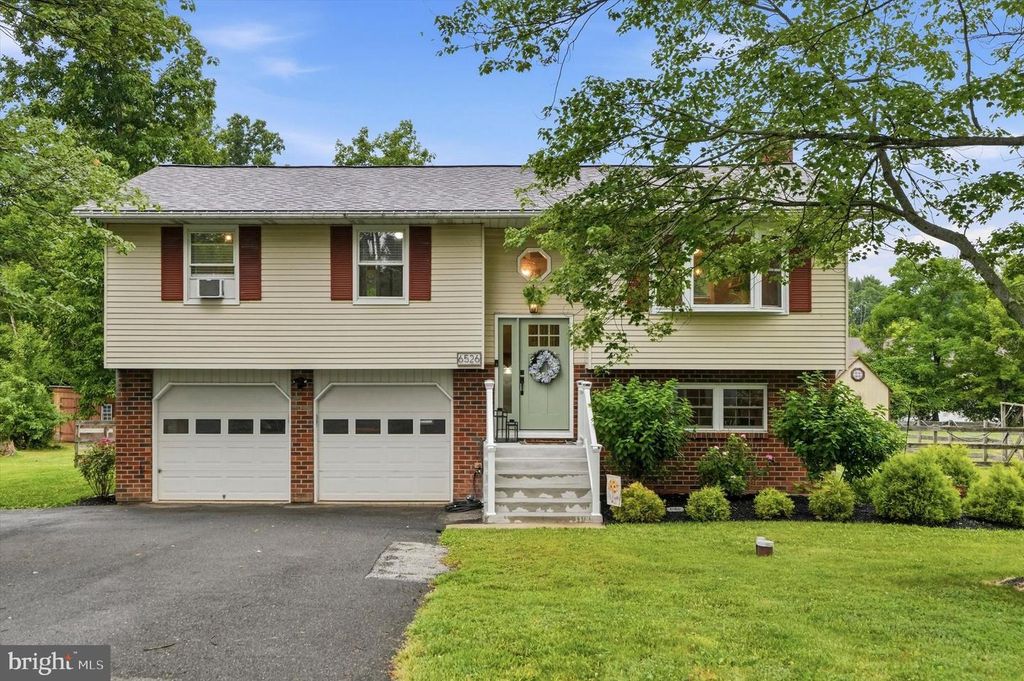 6526 SKYVIEW LN, Coopersburg, PA 18036