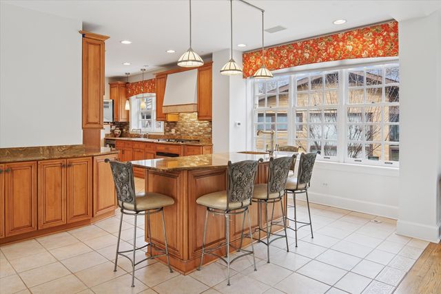 5873 N Forest Glen Avenue, Chicago, IL 60646