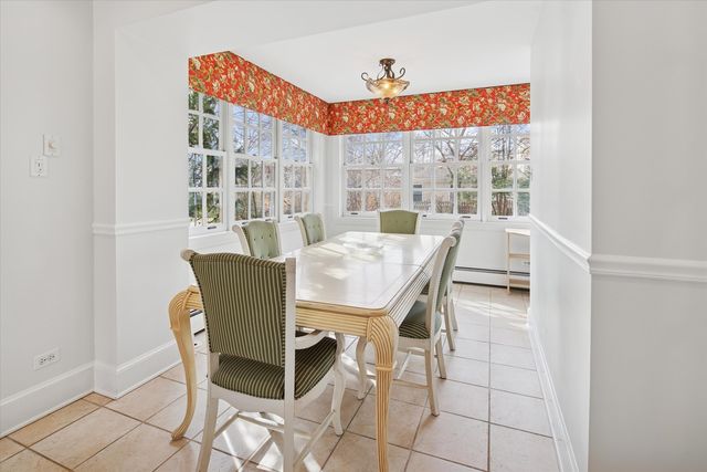 5873 N Forest Glen Avenue, Chicago, IL 60646
