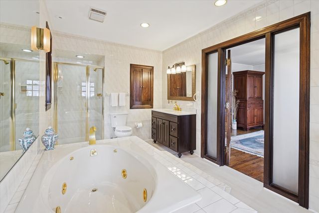 5873 N Forest Glen Avenue, Chicago, IL 60646