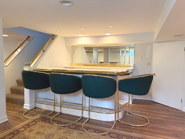5873 N Forest Glen Avenue, Chicago, IL 60646