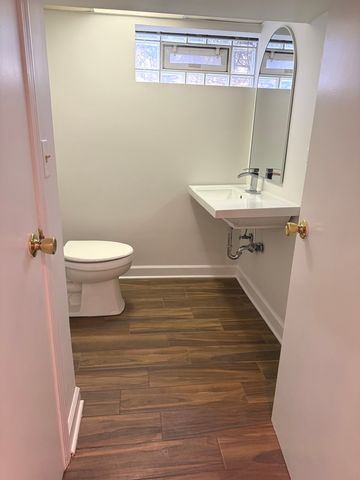 5873 N Forest Glen Avenue, Chicago, IL 60646