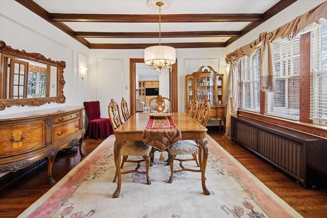 5873 N Forest Glen Avenue, Chicago, IL 60646