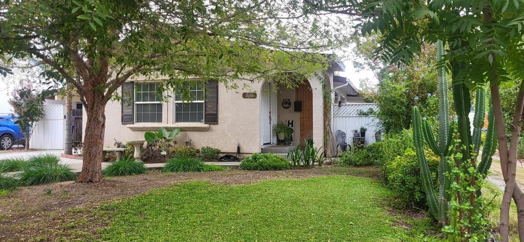 1848 19th Avenue, Kingsburg, CA 93631