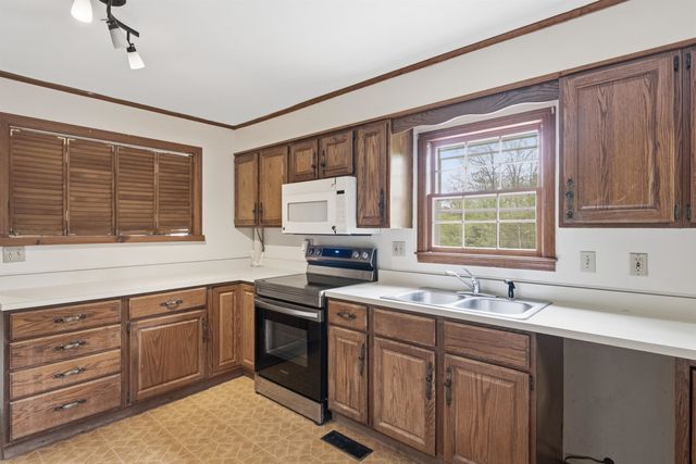 339 George Road, Hebron, NH 03241