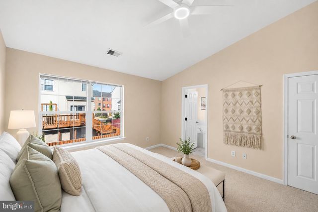 2475 WHEAT MEADOW CIR, Herndon, VA 20171