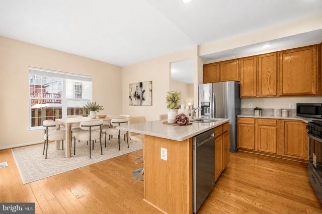 2475 WHEAT MEADOW CIR, Herndon, VA 20171