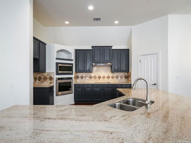 5 Burnham Glen, San Antonio, TX 78257