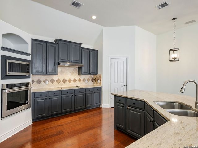 5 Burnham Glen, San Antonio, TX 78257