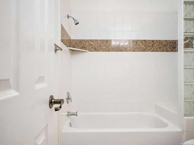 5 Burnham Glen, San Antonio, TX 78257