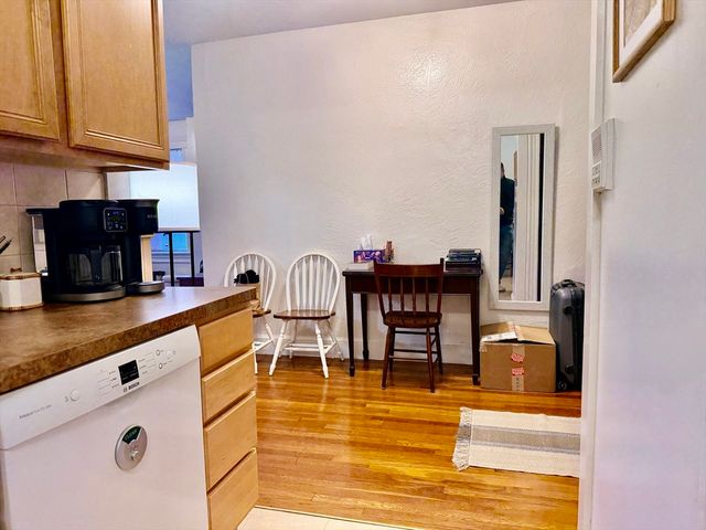 2003 Commonwealth Ave 18, Boston, MA 02135