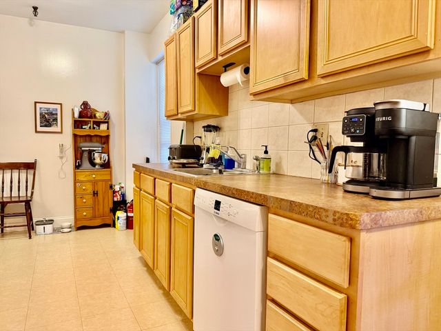 2003 Commonwealth Ave 18, Boston, MA 02135