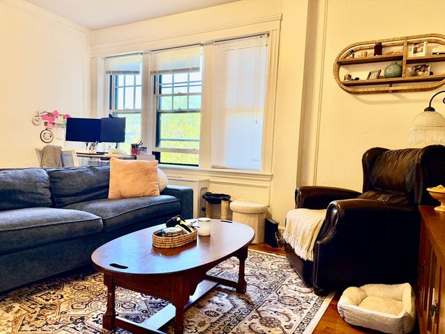 2003 Commonwealth Ave 18, Boston, MA 02135