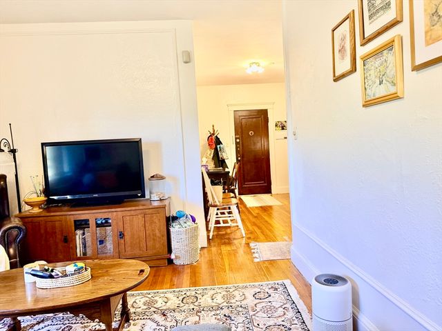 2003 Commonwealth Ave 18, Boston, MA 02135