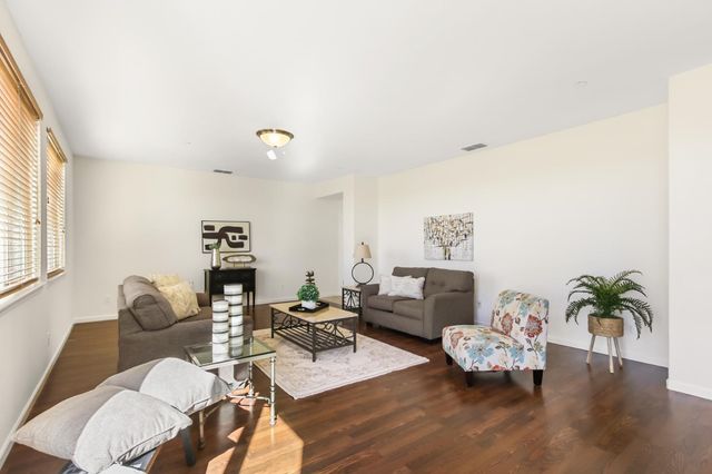 12011 Quail Falls Way, Rancho Cordova, CA 95742
