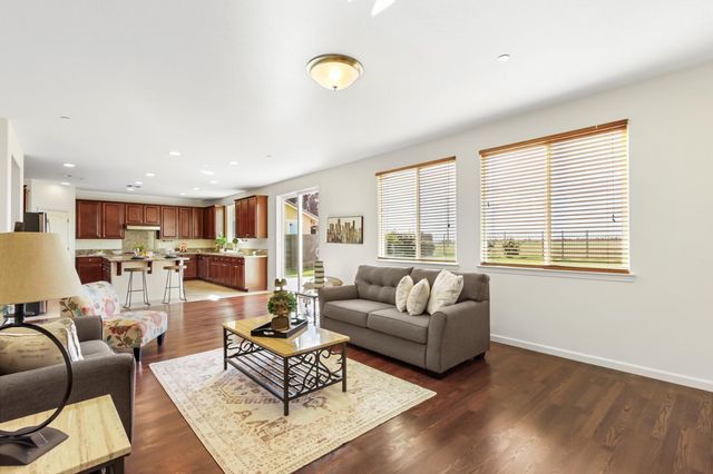12011 Quail Falls Way, Rancho Cordova, CA 95742