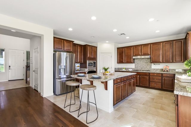 12011 Quail Falls Way, Rancho Cordova, CA 95742