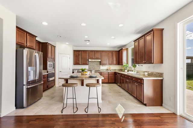12011 Quail Falls Way, Rancho Cordova, CA 95742