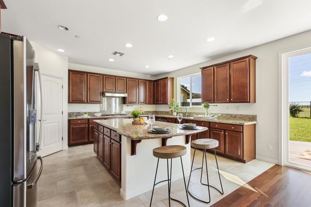 12011 Quail Falls Way, Rancho Cordova, CA 95742
