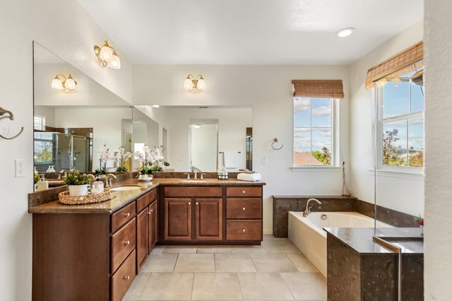 12011 Quail Falls Way, Rancho Cordova, CA 95742