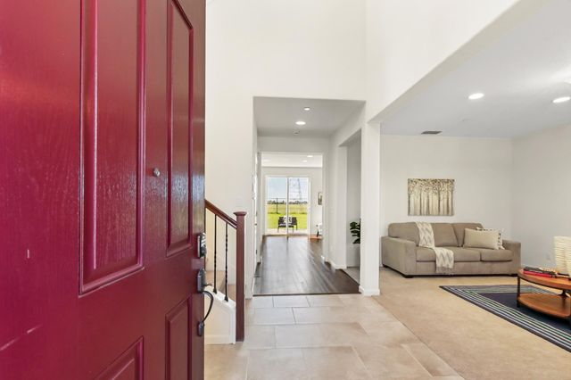 12011 Quail Falls Way, Rancho Cordova, CA 95742