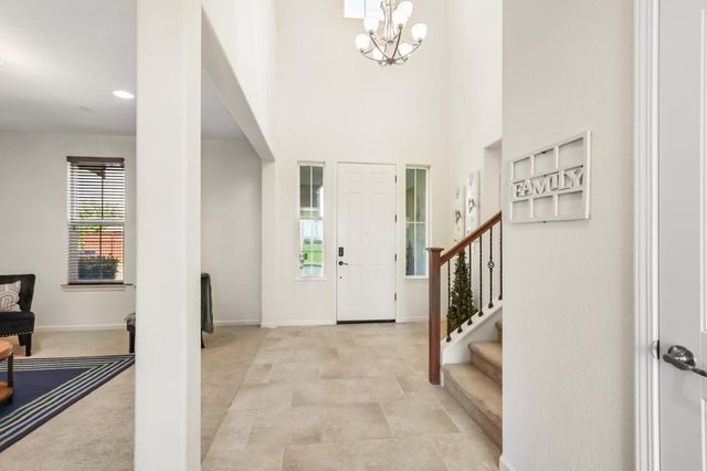 12011 Quail Falls Way, Rancho Cordova, CA 95742