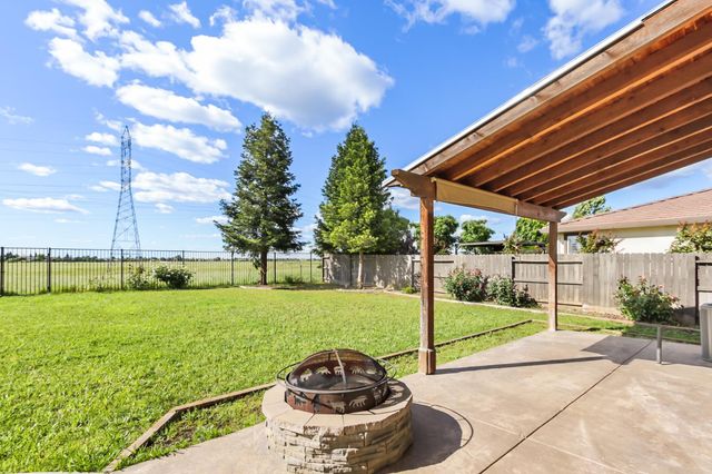 12011 Quail Falls Way, Rancho Cordova, CA 95742