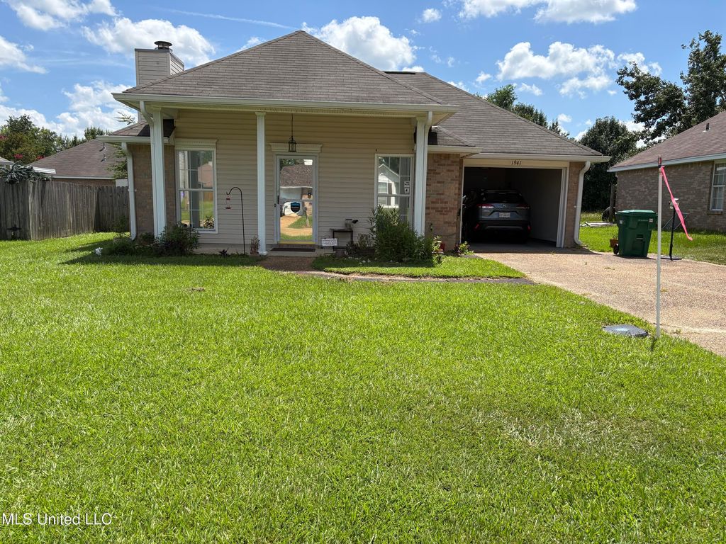 1941 Christine Drive, Byram, MS 39272