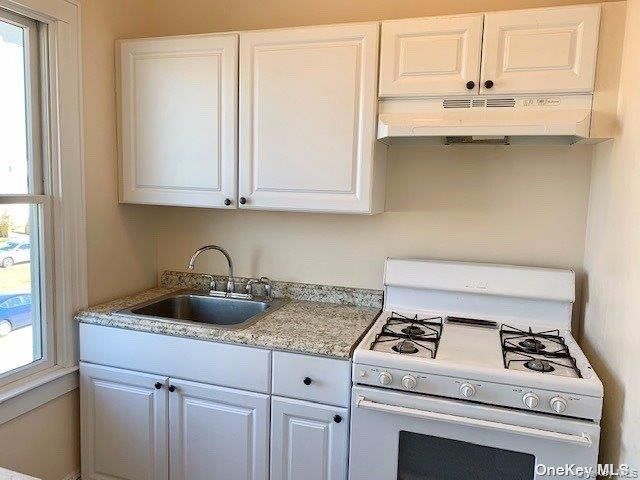 216 W Hudson Street Upper, Long Beach, NY 11561