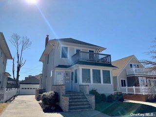 216 W Hudson Street Upper, Long Beach, NY 11561