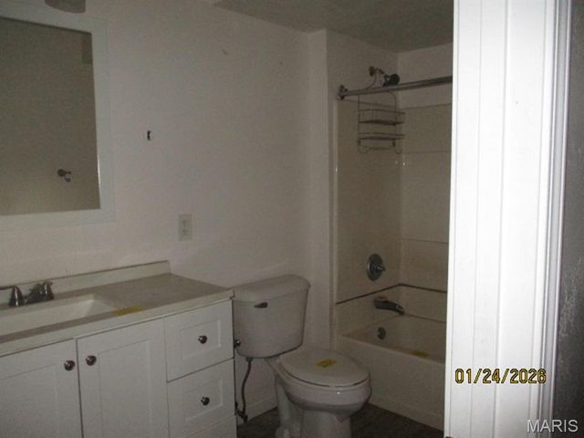 120 N 28th Street, Belleville, IL 62226