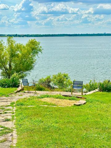 324 Dogie Trail, Oak Point, TX 75068