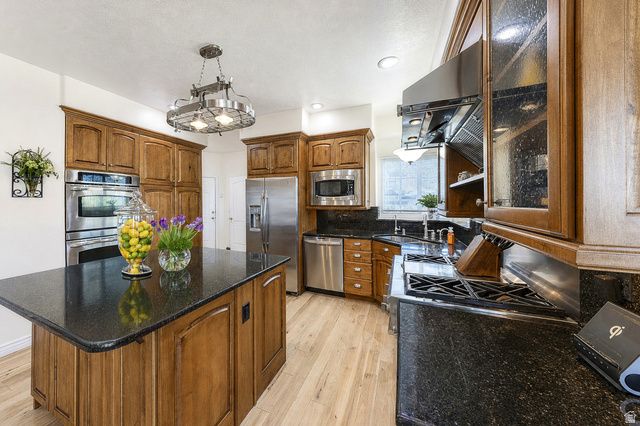 31 N EAGLEWOOD DR, North Salt Lake, UT 84054