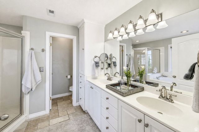 31 N EAGLEWOOD DR, North Salt Lake, UT 84054