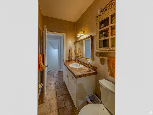 31 N EAGLEWOOD DR, North Salt Lake, UT 84054